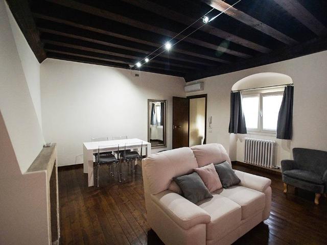 Appartamento in affitto a Centro storico, Brenzone