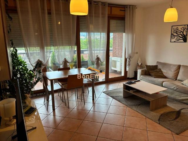 Appartamento in affitto a Ovest, Brenzone