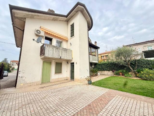 Appartamento in affitto a Quinzano, Brenzone