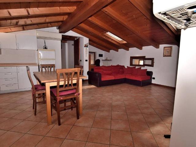 Appartamento in affitto a Est, Brenzone
