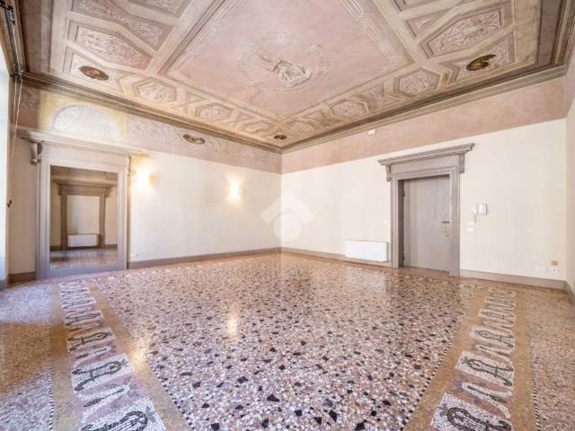 Appartamento in affitto a Centro storico, Brenzone