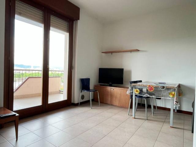 Appartamento in affitto a Sud-Ovest, Brenzone