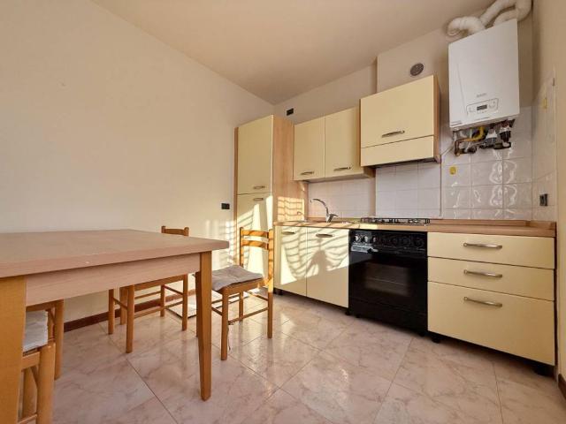 Appartamento in affitto a Borgo Roma, Verona