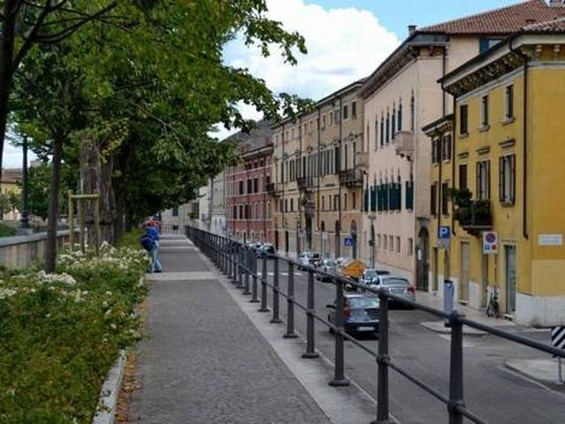 Appartamento in affitto a Centro storico, Brenzone