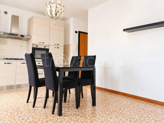 Appartamento in affitto a Settecà, Vicenza