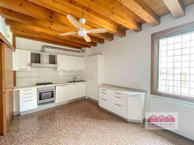 Appartamento in affitto a Santa Caterina, Vicenza