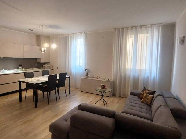 Appartamento in affitto a Villa Cortese, Lombardia