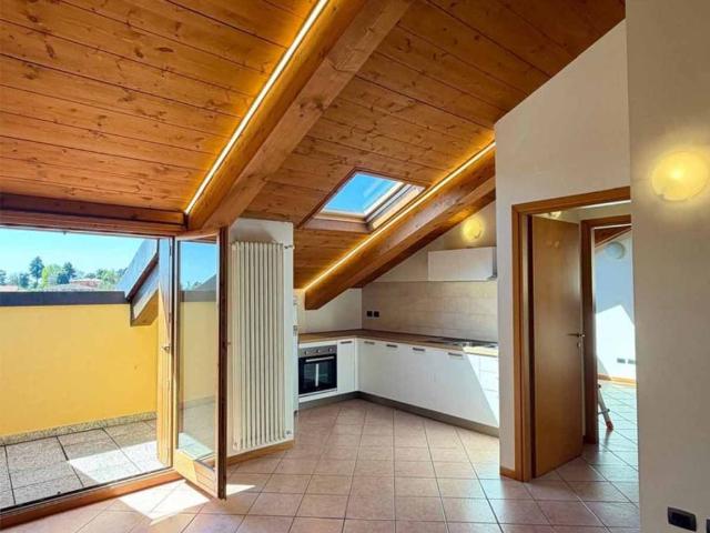 Appartamento in affitto a Maccio, Villa Guardia