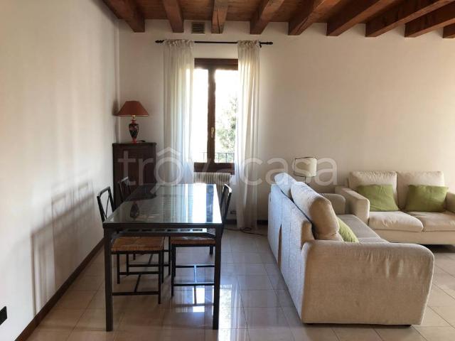 Appartamento in affitto a Villorba, Veneto