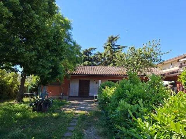 Villa Indipendente in vendita a Santa Barbara, Viterbo