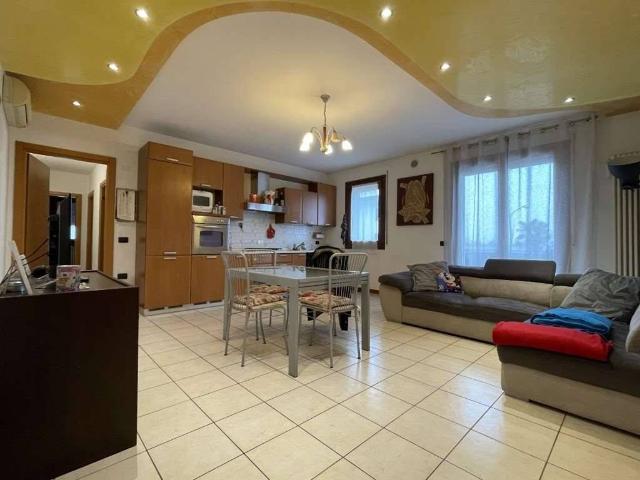 Appartamento in affitto a Zimella, Veneto