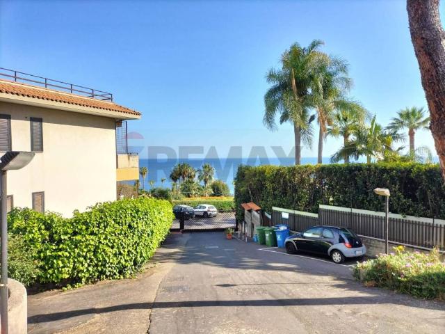 Appartamento in affitto a Aci Castello, Sicilia