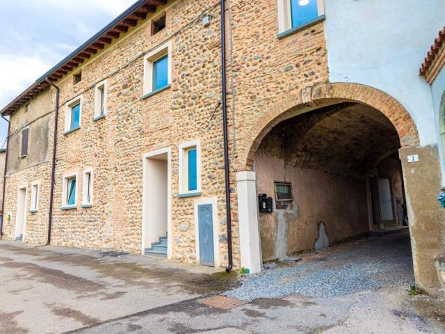 Appartamento in affitto a Adro, Lombardia