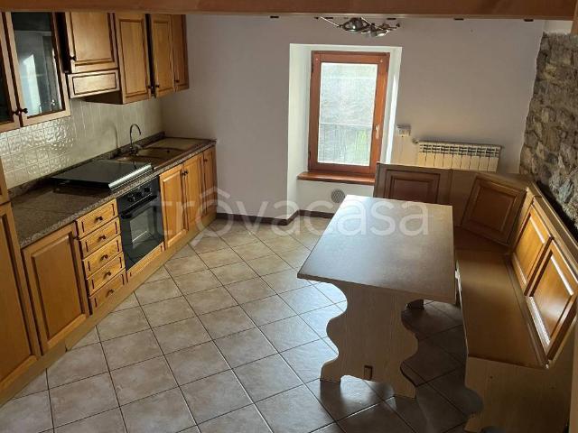Appartamento in affitto a Almenno San Bartolomeo, Lombardia