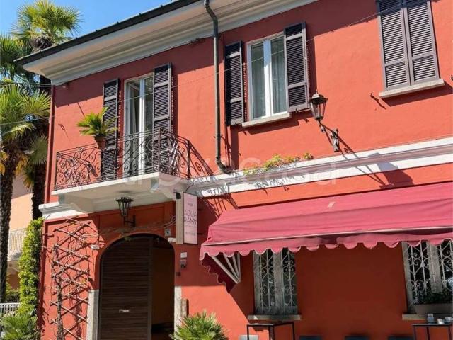 Appartamento in affitto a Angera, Lombardia
