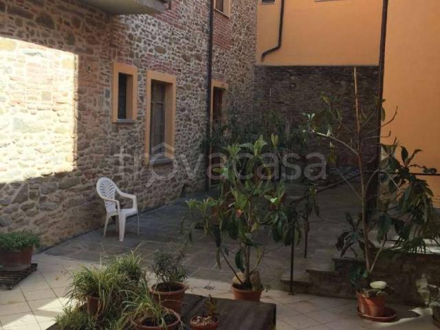 Appartamento in affitto a Palazzo Del Pero, Toscana