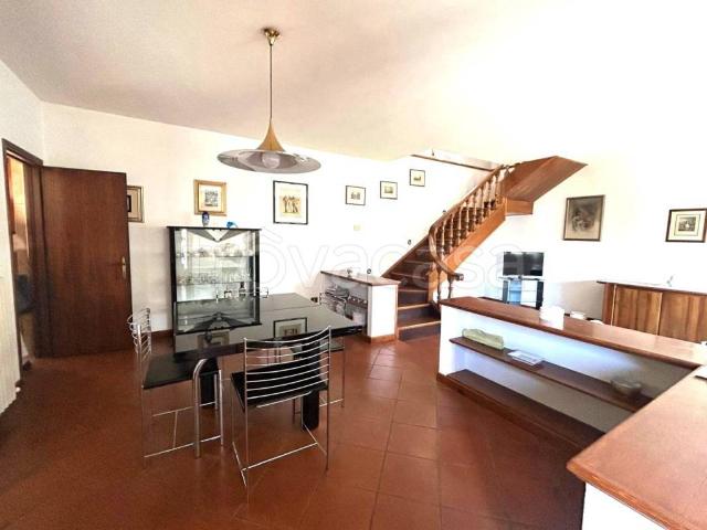 Appartamento in affitto a Palazzo Del Pero, Toscana