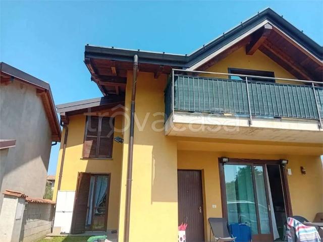 Appartamento in affitto a Azzate, Lombardia