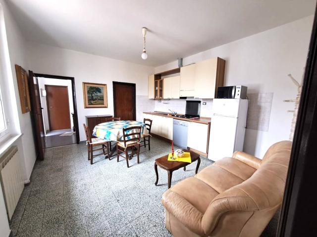 Appartamento in affitto a Pontecimato, Carrara