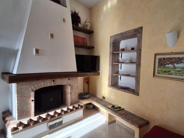 Appartamento in affitto a Pontecimato, Carrara