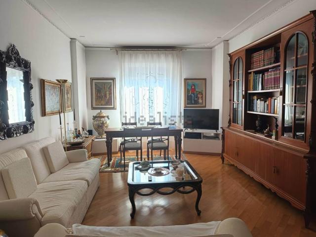Appartamento in affitto a Quartiere 5, Firenze
