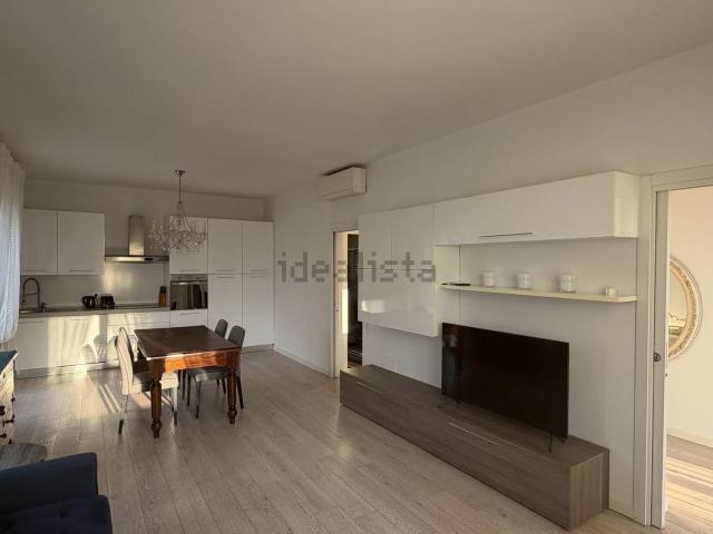 Appartamento in affitto a Desenzano Del Garda, Lombardia