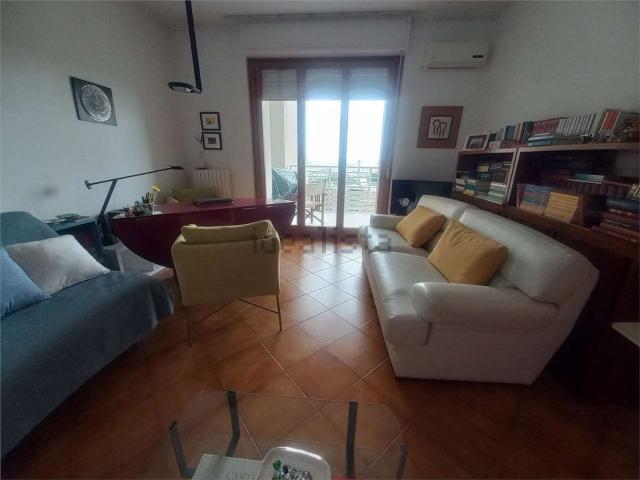 Appartamento in affitto a Santa Croce, Marche