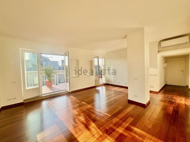 Attico in affitto a Municipio 1, Milano