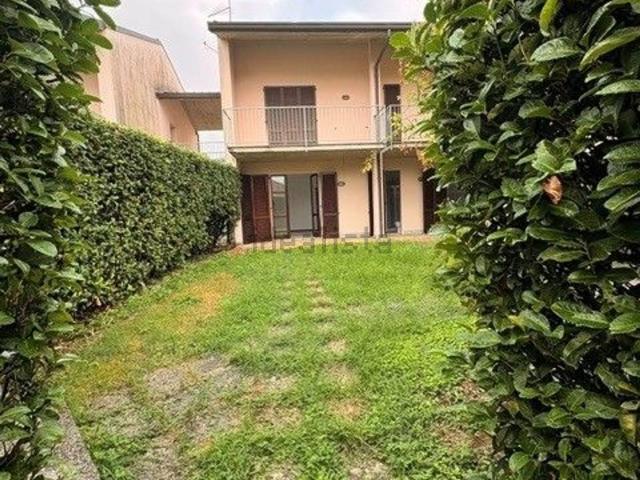 Appartamento in affitto a Vedano al Lambro, Monza e della Brianza