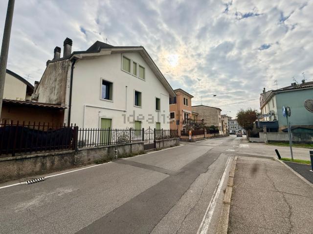 Appartamento in affitto a Brenzone, Verona