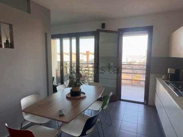 Appartamento in affitto a Municipio 9, Milano