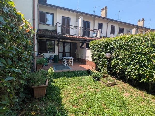 Appartamento in affitto a Biassono, Lombardia