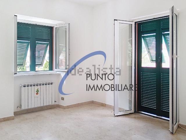 Appartamento in affitto a Mezzanego, Liguria