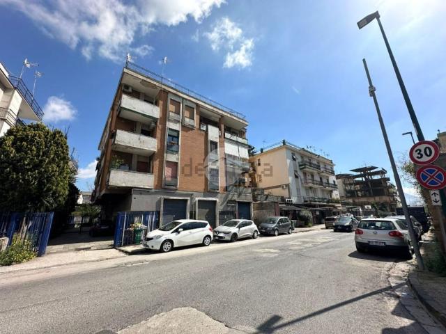 Appartamento in affitto a Municipalità 3, Campania