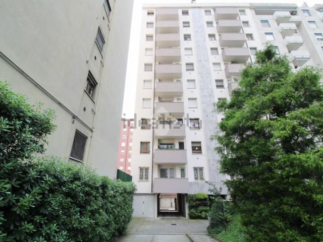 Appartamento in affitto a Municipio 9, Milano
