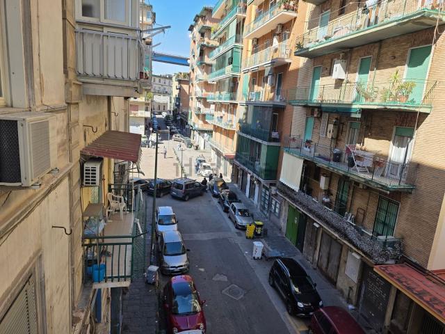 Appartamento in affitto a Municipalità 3, Campania