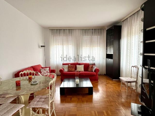 Appartamento in affitto a Municipio 9, Milano