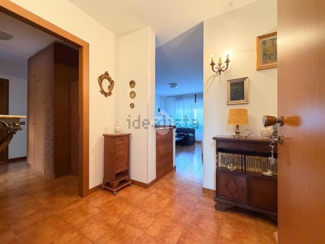 Appartamento in affitto a Sant'Osvaldo, Reana Del Roiale