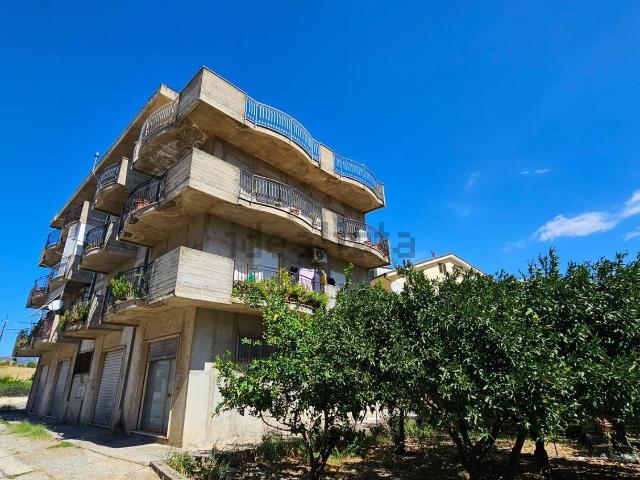 Appartamento in affitto a Marina di Davoli, Davoli