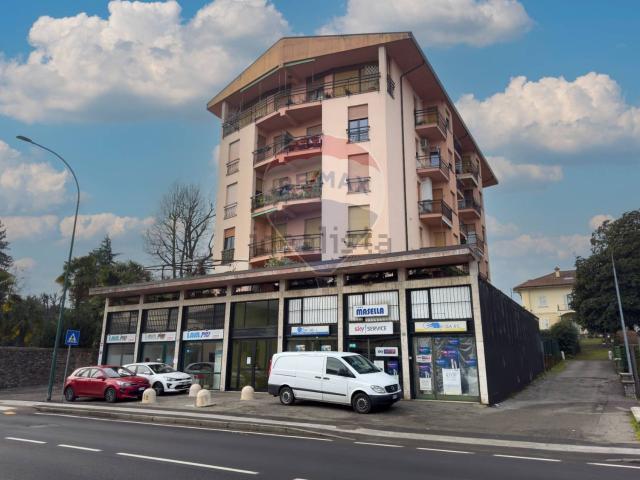 Appartamento in affitto a Arona, Novara