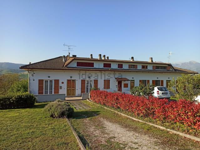 Appartamento in affitto a Serraspinosa, Marche