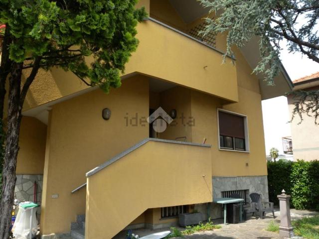 Appartamento in affitto a Uboldo, Lombardia