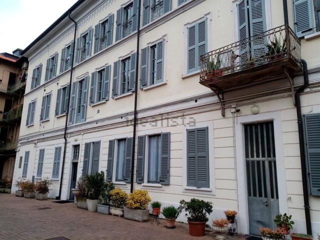 Appartamento in affitto a Centro, Monza