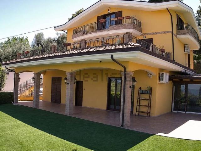 Appartamento in affitto a C.da Colle Cervone, Pescara