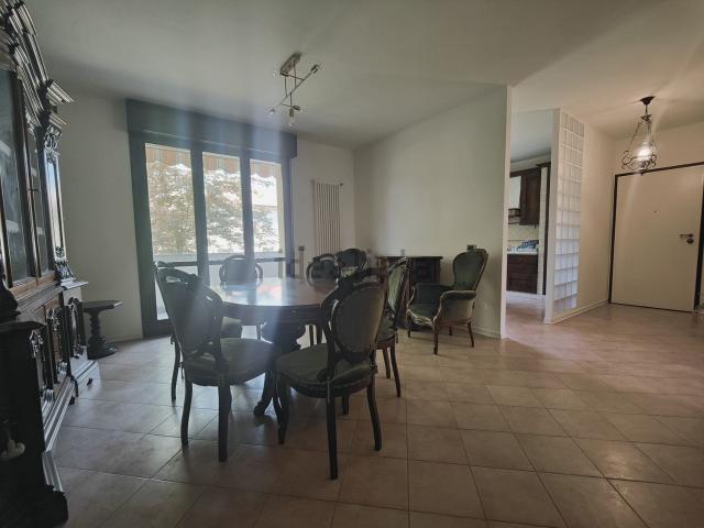 Appartamento in affitto a Villaggio Stranieri-Bazzarola, Re