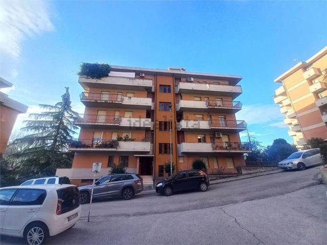 Appartamento in affitto a Corneto, Marche