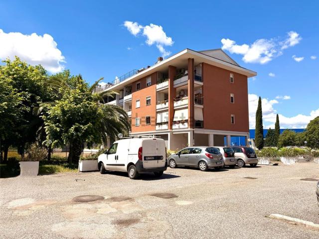 Appartamento in affitto a Giardini Tor di Mezzavia, Roma Capitale