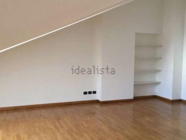 Attico in affitto a Centro storico, Milano