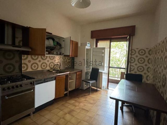Appartamento in affitto a Medio Ponente, Serra Riccò