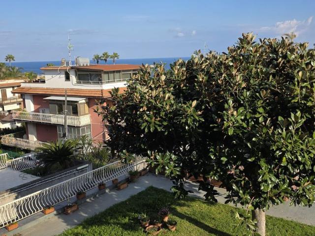 Appartamento in affitto a Aci Castello, Sicilia